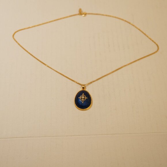 VINTAGE AVON ROYAL IMPRESSIONS PENDANT NECKLACE 1980'S - Picture 2 of 8